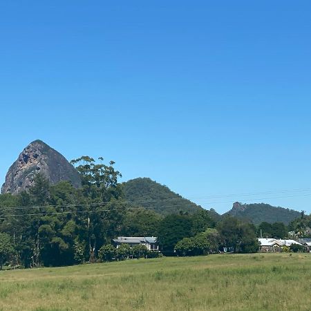 Ark Accommodation Glass House Mountains Exteriör bild