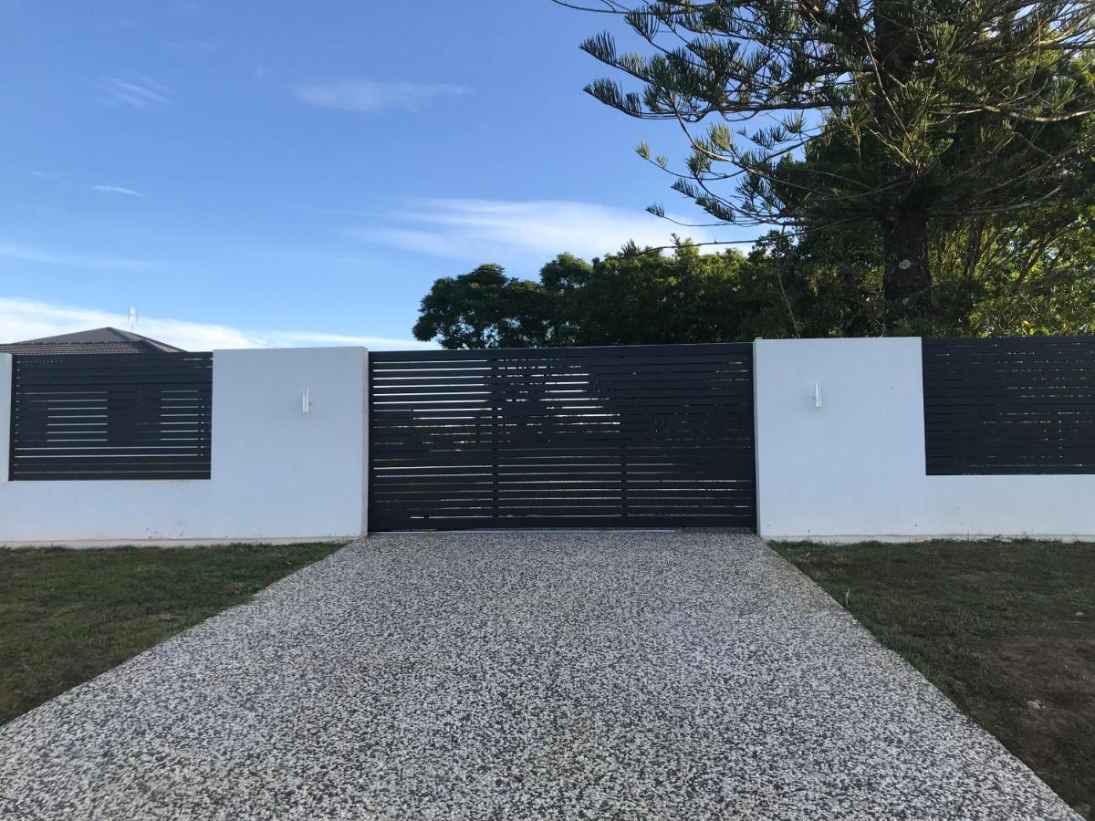 Ark Accommodation Glass House Mountains Exteriör bild