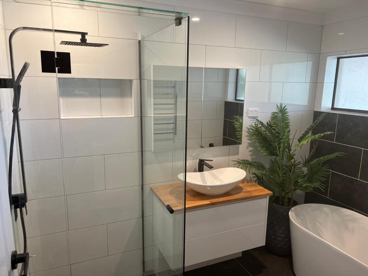 Ark Accommodation Glass House Mountains Exteriör bild